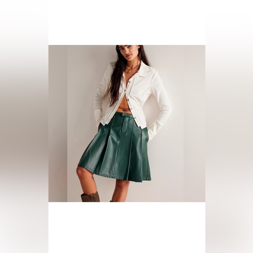 WE THE FREE BY FREE PEOPLE Vegan Leather Green Pleated Mini Skirt Women's Sz.10